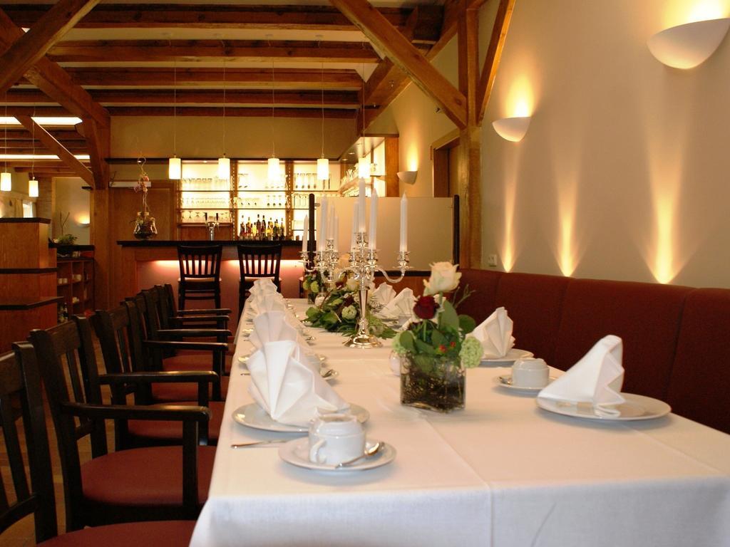 Hotel Und Restaurant Am Peenetal Liepen  Esterno foto