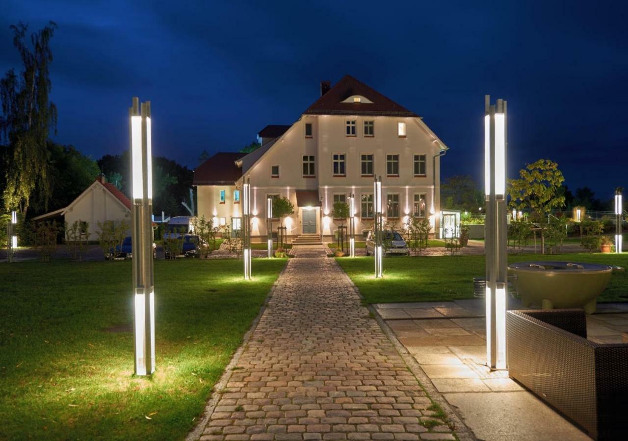 Hotel Und Restaurant Am Peenetal Liepen  Esterno foto